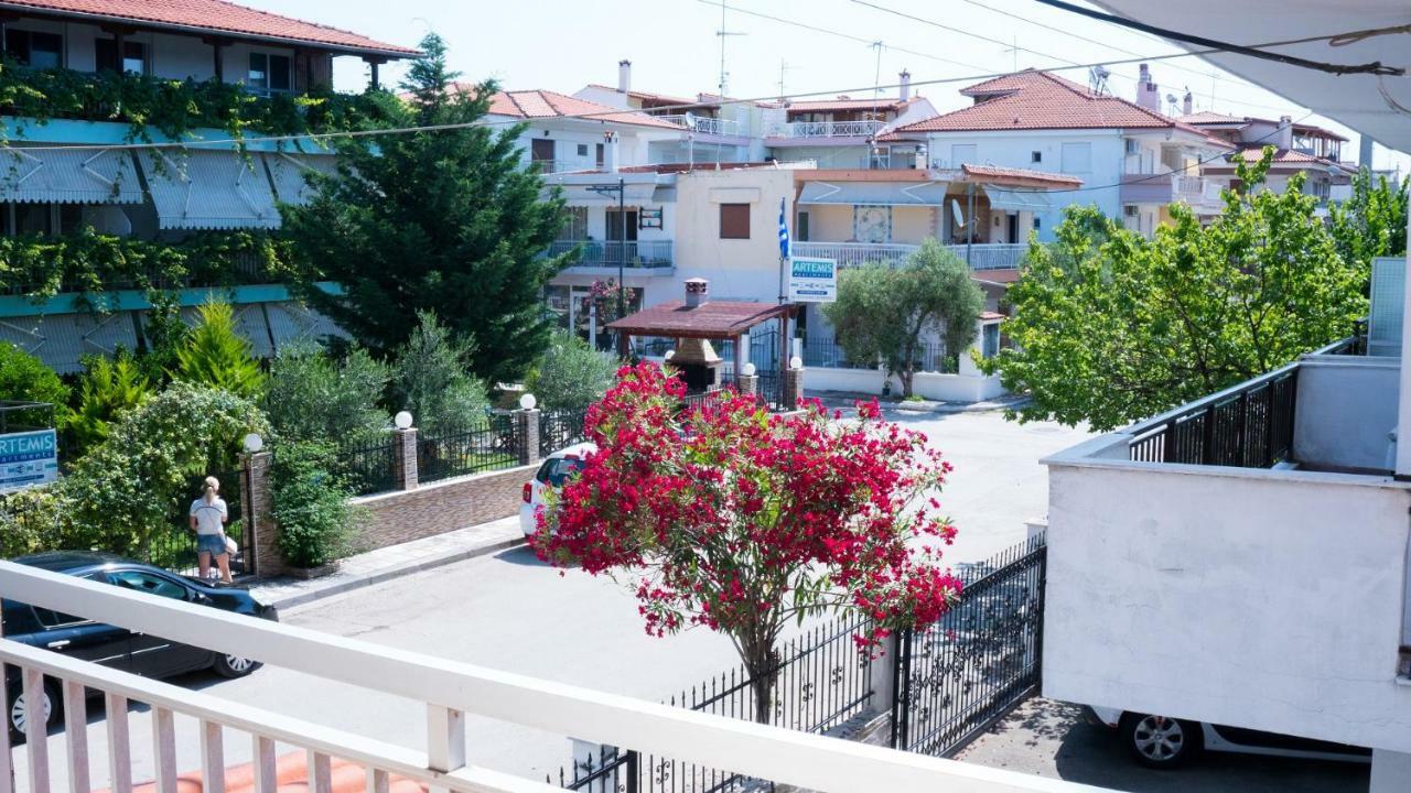 Niki Apartments Paralia Dionysiou Ngoại thất bức ảnh